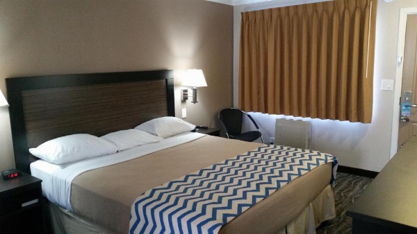 Travelodge by Wyndham Eureka image 14